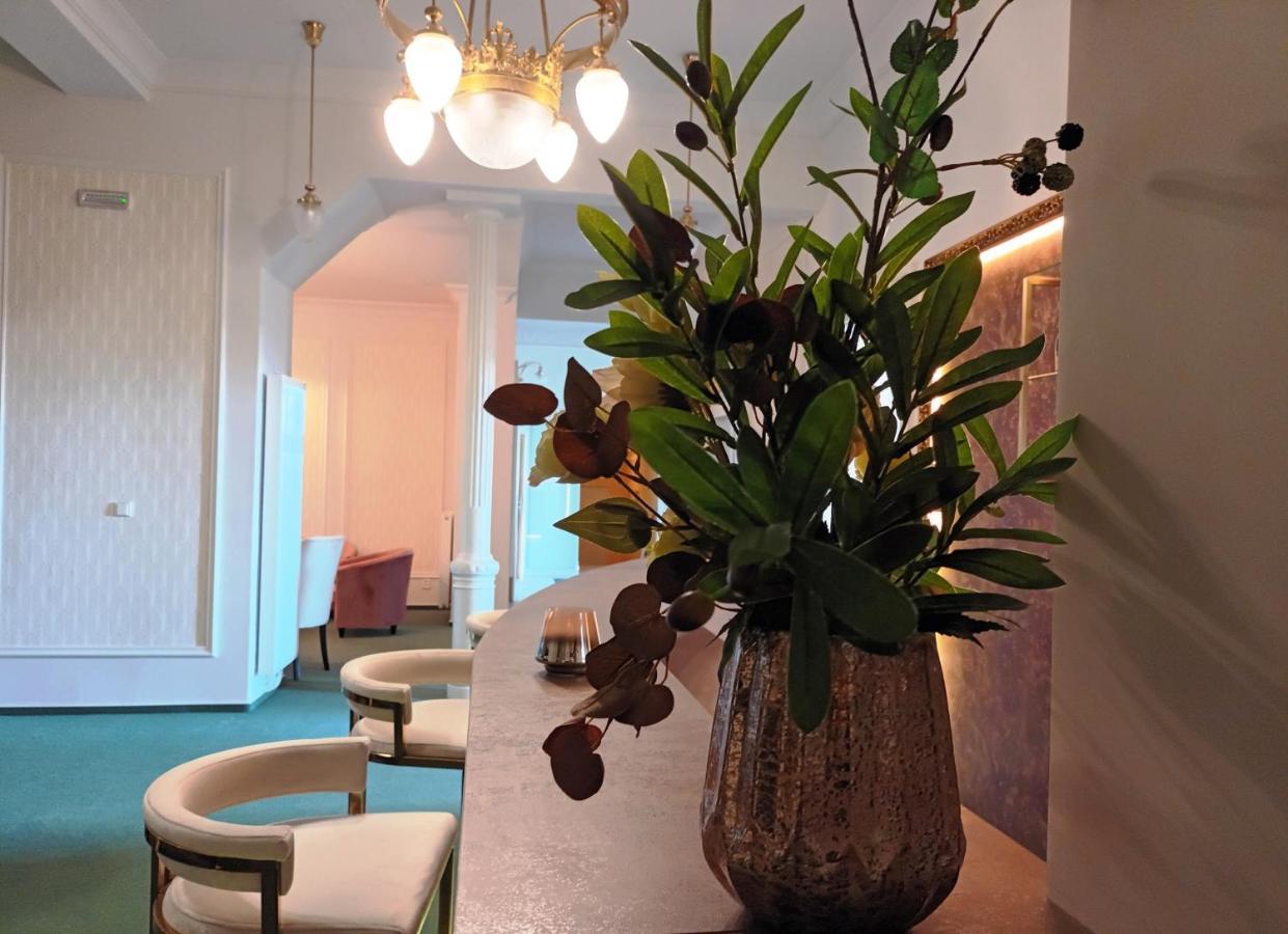 Hotel Maxim Marianske Lazne Exterior photo