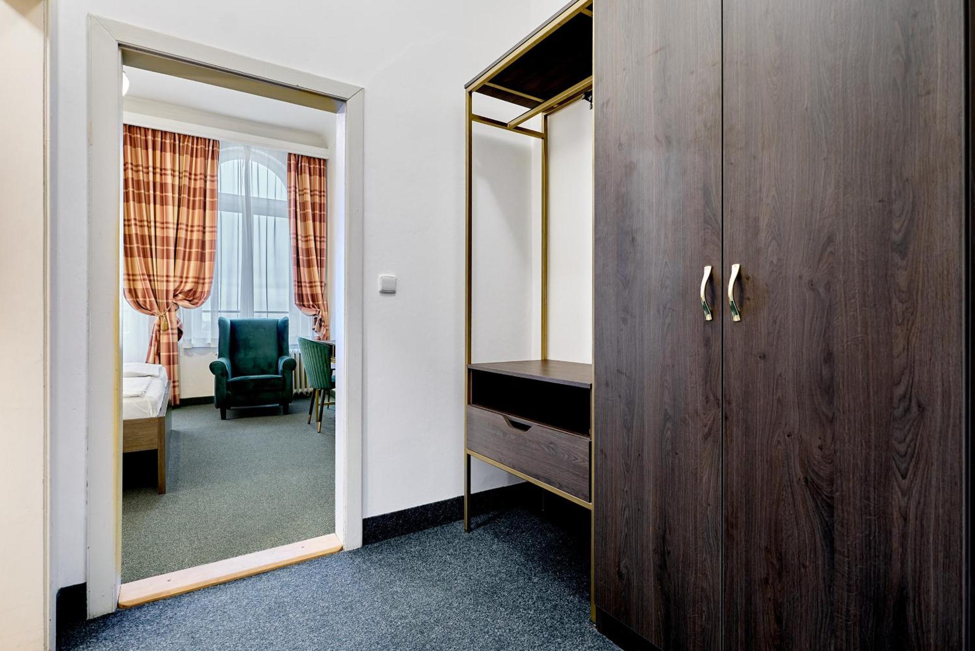 Hotel Maxim Marianske Lazne Exterior photo